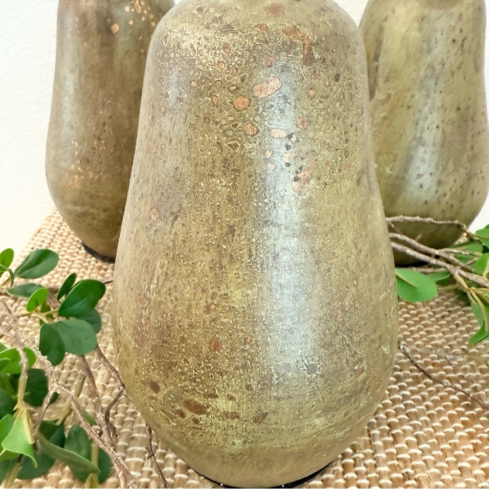 Set of 3 Rustic Olive Green Pear Accents with Distressed Finish - Picture 2 of 2